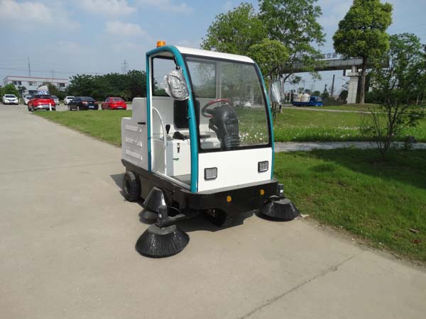 驾驶式扫地机 驾驶式扫地机